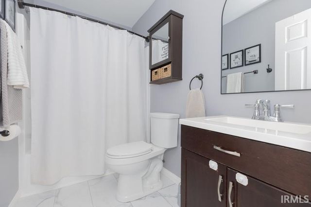 5188 Arches Drive, Newburgh, IN 47630