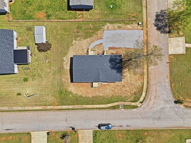 203 Lakanwood Lane, Greenville, SC 29673