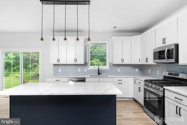 4913 S Broad Street, Hamilton, NJ 08620