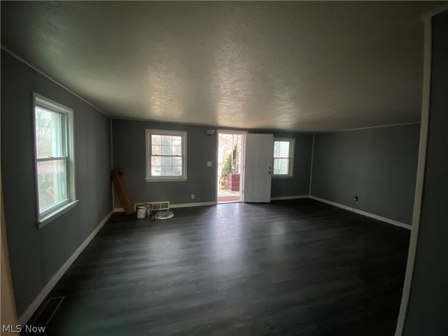 7131 Park Avenue, Cleveland, OH 44105