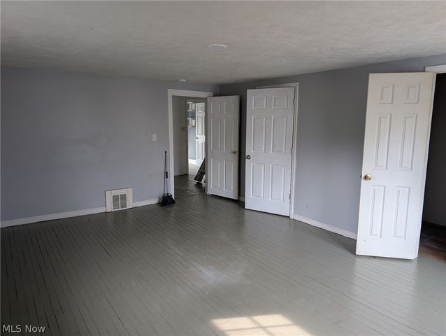 7131 Park Avenue, Cleveland, OH 44105