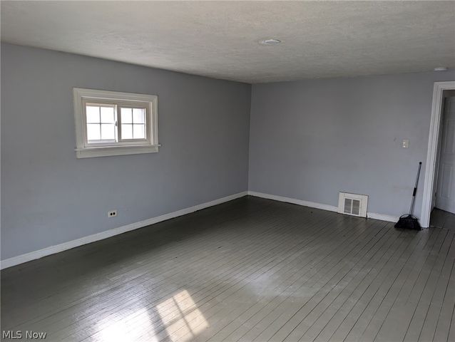 7131 Park Avenue, Cleveland, OH 44105