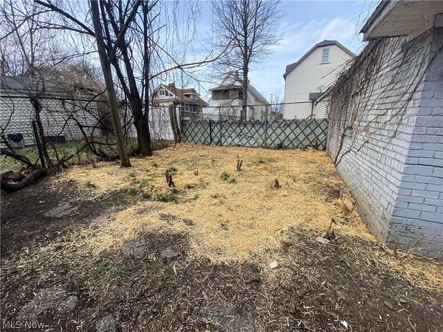 7131 Park Avenue, Cleveland, OH 44105