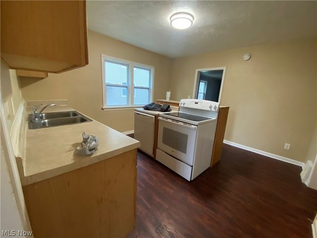 7131 Park Avenue, Cleveland, OH 44105