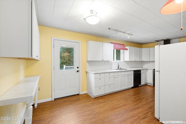 8106 Loganberry, Anchorage, AK 99502