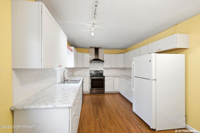 8106 Loganberry, Anchorage, AK 99502