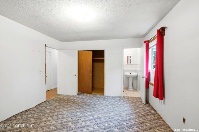 8106 Loganberry, Anchorage, AK 99502