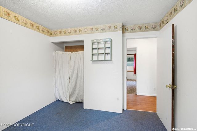 8106 Loganberry, Anchorage, AK 99502