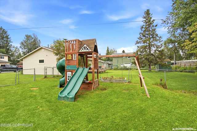 8106 Loganberry, Anchorage, AK 99502