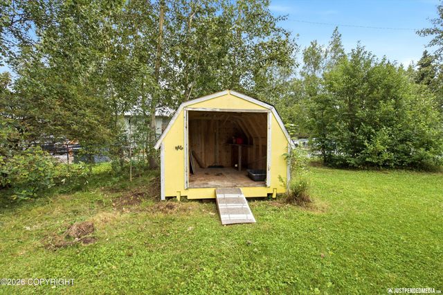 8106 Loganberry, Anchorage, AK 99502