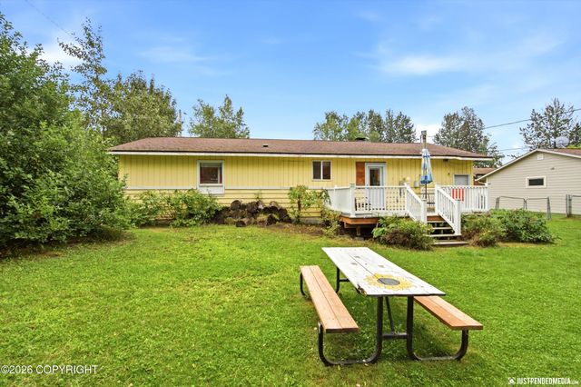 8106 Loganberry, Anchorage, AK 99502