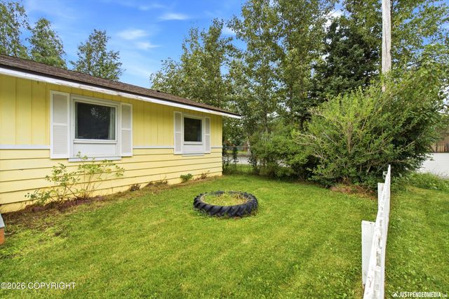 8106 Loganberry, Anchorage, AK 99502