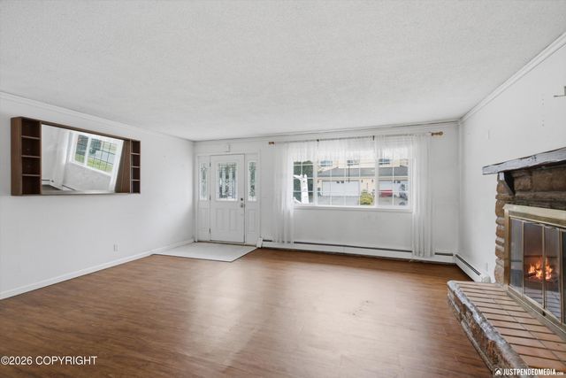 8106 Loganberry, Anchorage, AK 99502