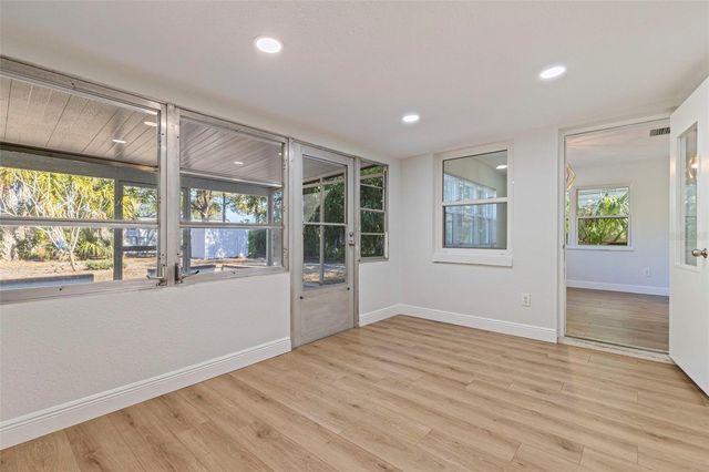 763 76TH AVENUE N, St Petersburg, FL 33702