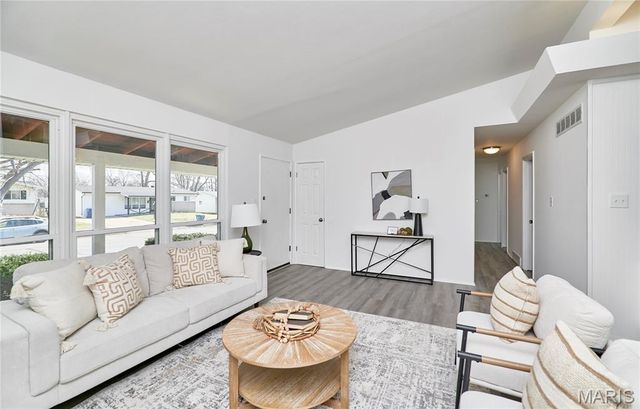 714 Lynn Haven Lane, Hazelwood, MO 63042