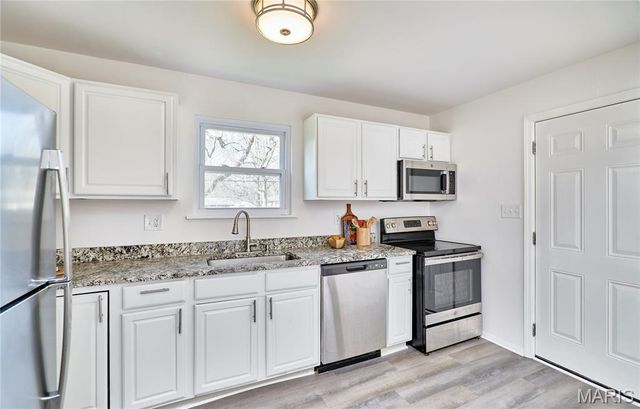 714 Lynn Haven Lane, Hazelwood, MO 63042