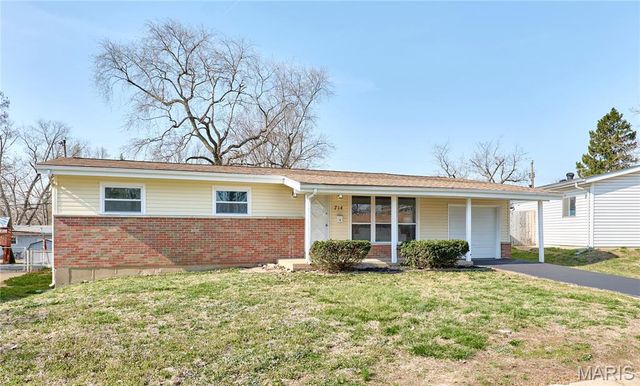 714 Lynn Haven Lane, Hazelwood, MO 63042