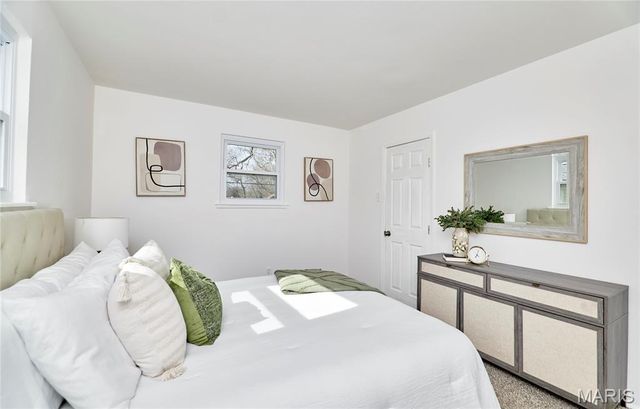 714 Lynn Haven Lane, Hazelwood, MO 63042