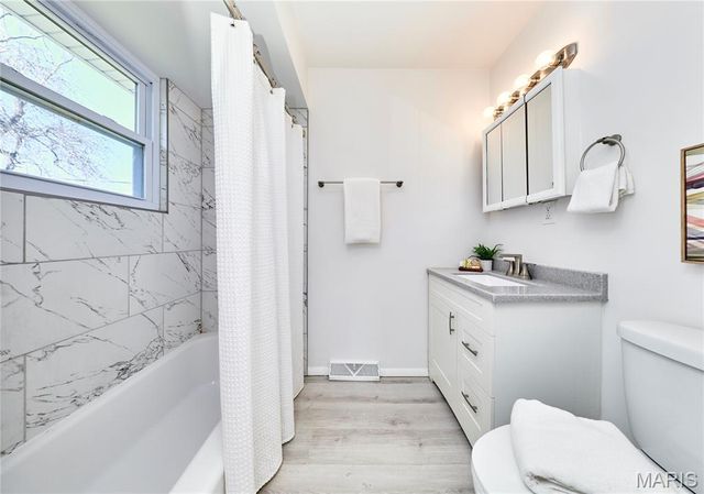 714 Lynn Haven Lane, Hazelwood, MO 63042