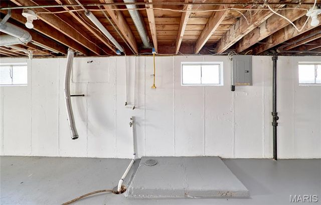 714 Lynn Haven Lane, Hazelwood, MO 63042