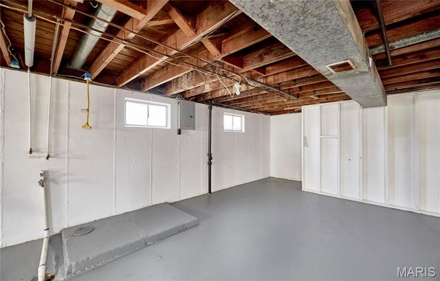 714 Lynn Haven Lane, Hazelwood, MO 63042