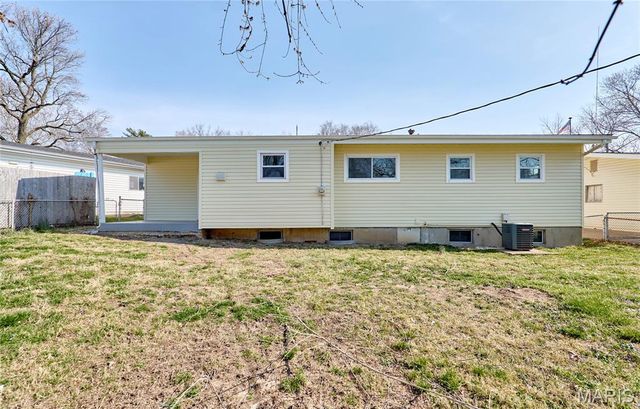 714 Lynn Haven Lane, Hazelwood, MO 63042