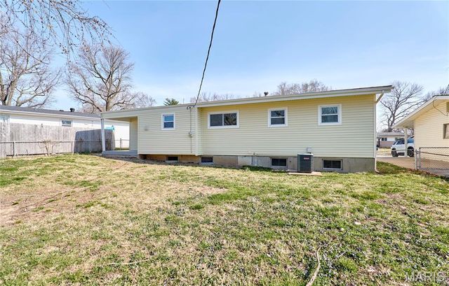 714 Lynn Haven Lane, Hazelwood, MO 63042