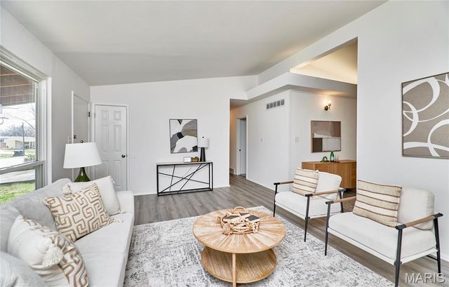 714 Lynn Haven Lane, Hazelwood, MO 63042