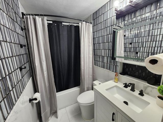 1108 Pleasant View AVE, Roanoke, VA 24012