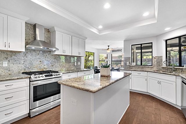 8814 N Spalding Avenue, Fresno, CA 93720