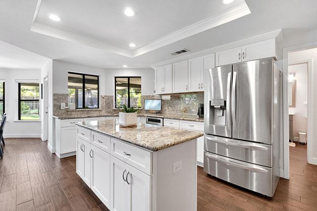 8814 N Spalding Avenue, Fresno, CA 93720