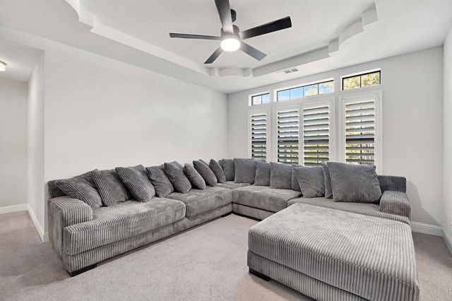 8814 N Spalding Avenue, Fresno, CA 93720