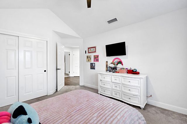 8814 N Spalding Avenue, Fresno, CA 93720