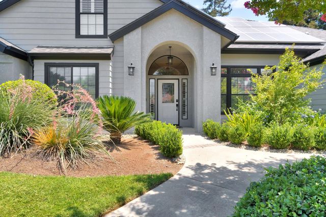 8814 N Spalding Avenue, Fresno, CA 93720