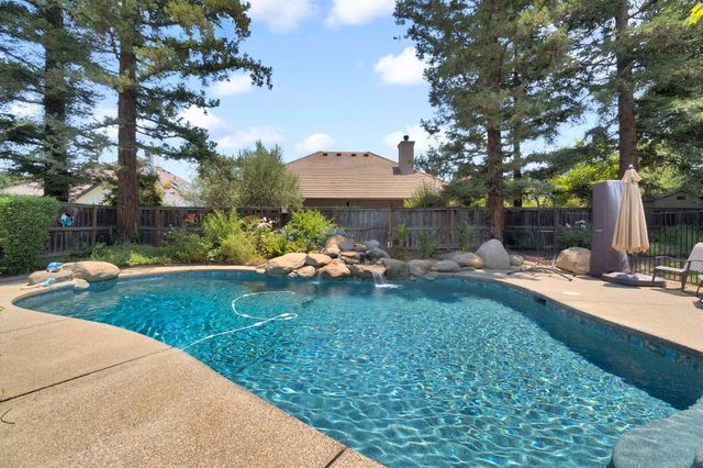 8814 N Spalding Avenue, Fresno, CA 93720