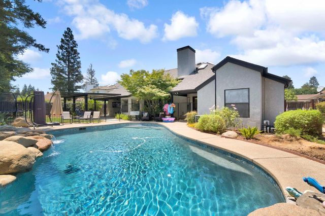 8814 N Spalding Avenue, Fresno, CA 93720