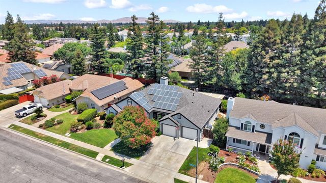 8814 N Spalding Avenue, Fresno, CA 93720