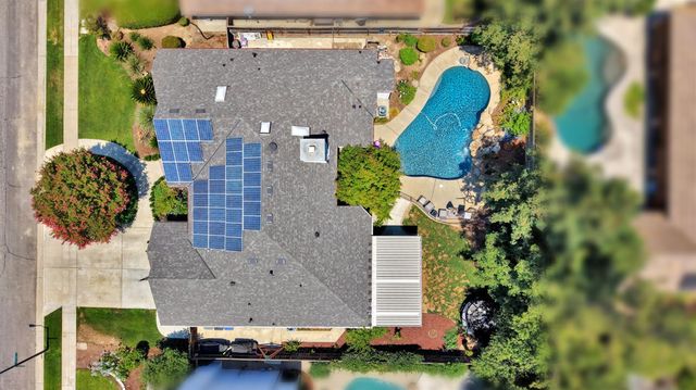 8814 N Spalding Avenue, Fresno, CA 93720