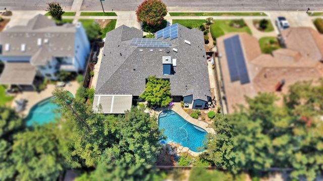 8814 N Spalding Avenue, Fresno, CA 93720