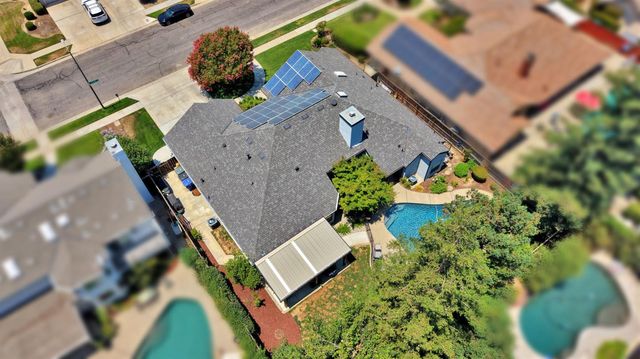 8814 N Spalding Avenue, Fresno, CA 93720