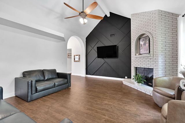 8814 N Spalding Avenue, Fresno, CA 93720