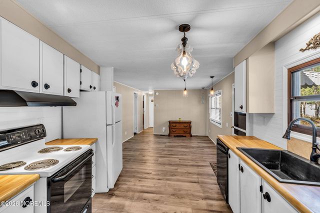 76 Martin Drive, Whiting, NJ 08759