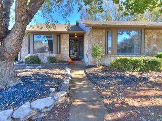 308 N Rockypoint Drive, Edmond, OK 73003