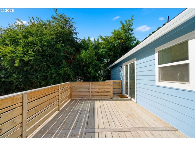 265 N 2ND St, St Helens, OR 97051
