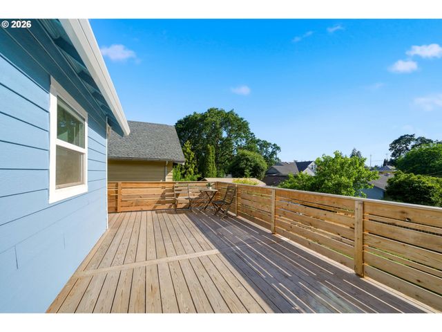 265 N 2ND St, St Helens, OR 97051