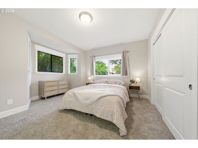 265 N 2ND St, St Helens, OR 97051