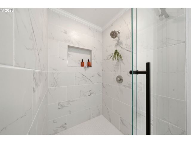 265 N 2ND St, St Helens, OR 97051