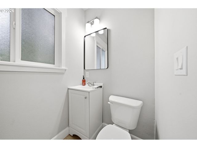 265 N 2ND St, St Helens, OR 97051