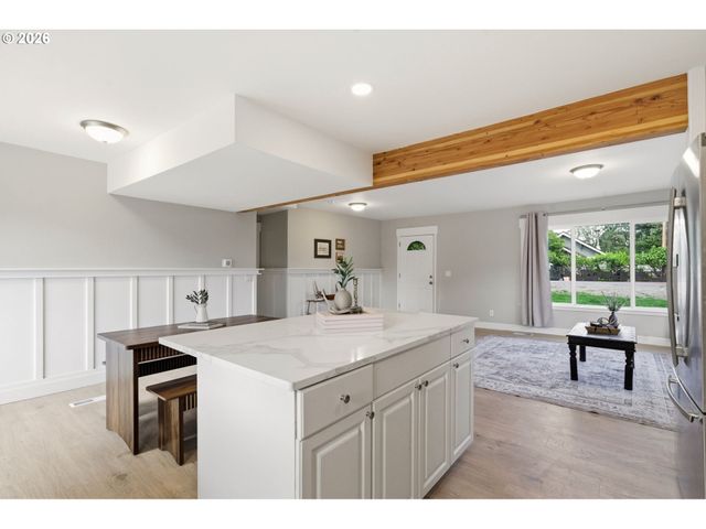 265 N 2ND St, St Helens, OR 97051