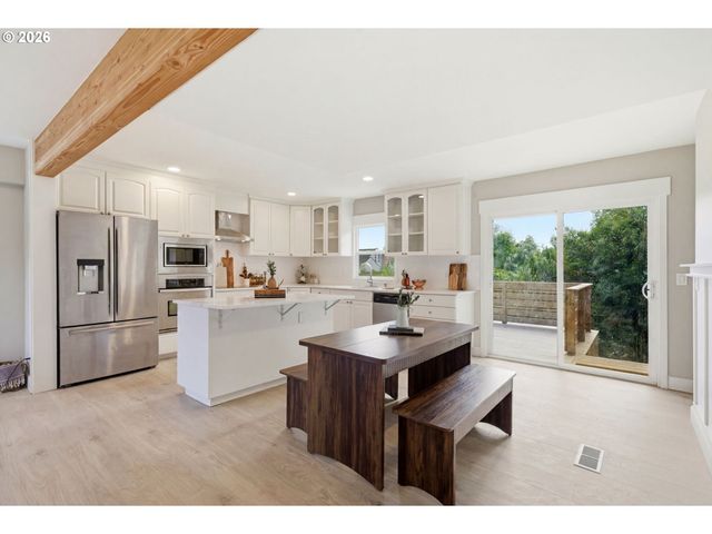 265 N 2ND St, St Helens, OR 97051